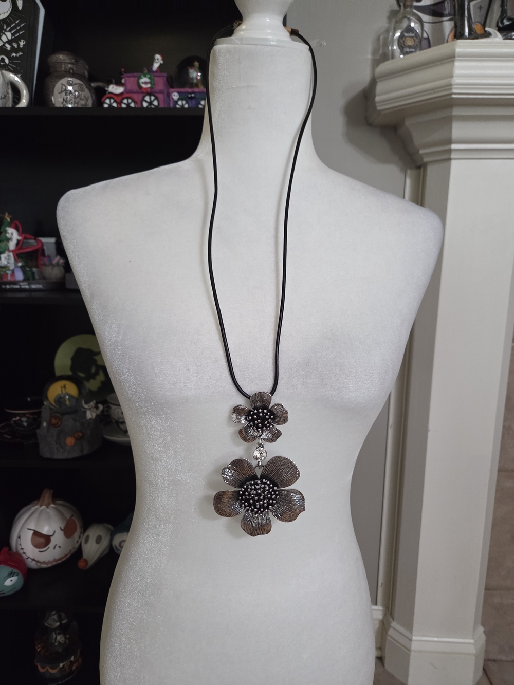 Floral Double-Pendant Necklace in Metallic